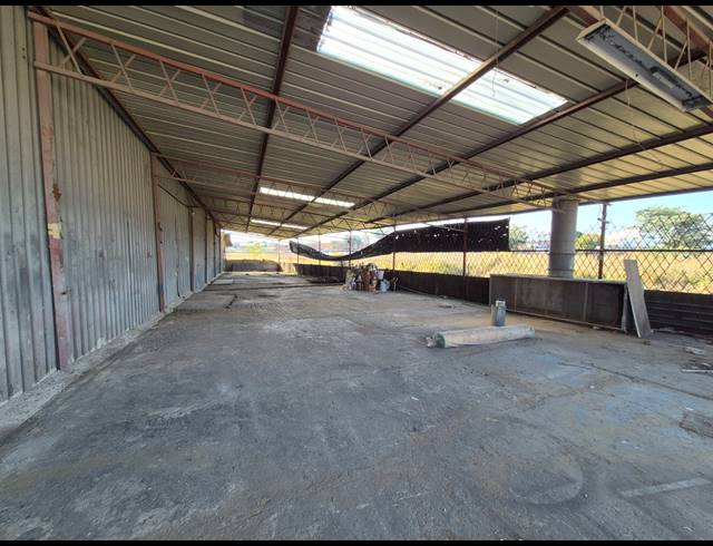 2,314M² WAREHOUSE TO LET IN WADEVILLE